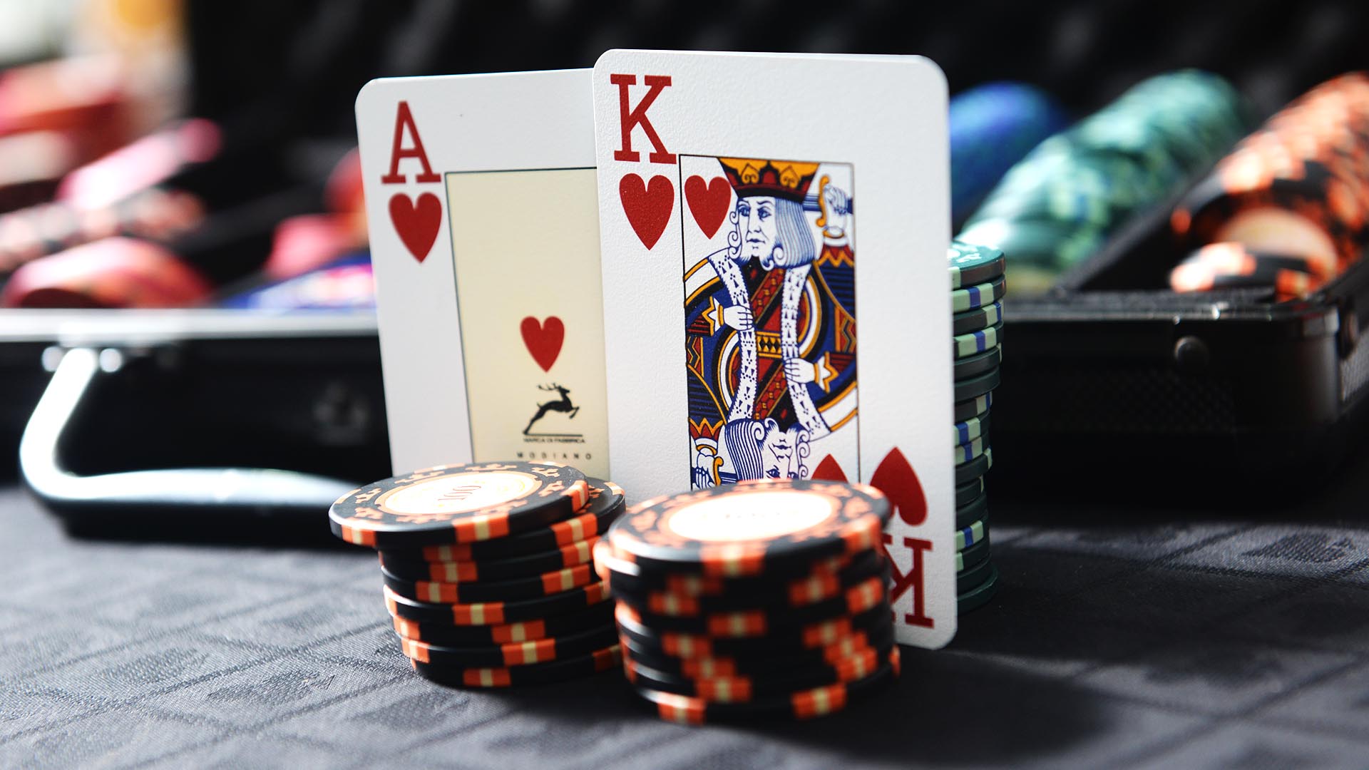 Playing Poker Online Games